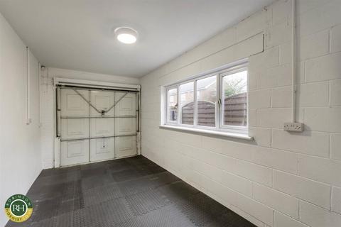 2 Broadgates, Blaxton, Doncaster, DN9 3PW
