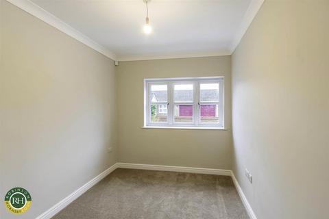 2 Broadgates, Blaxton, Doncaster, DN9 3PW