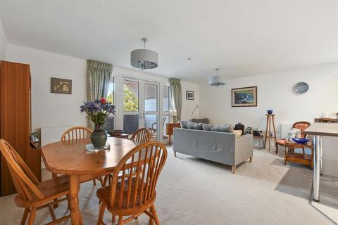 1 bedroom apartment for sale, Beaconsfield Road, Farnham Common, Slough