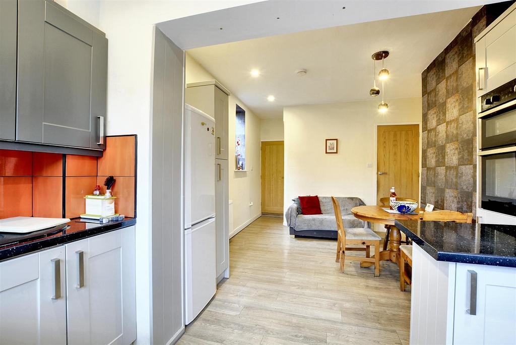 Dining kitchen