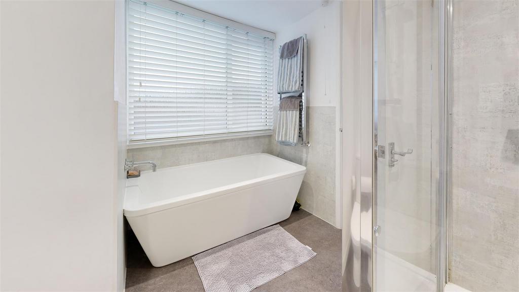 18-Portwey-Close-Bathroom.jpg