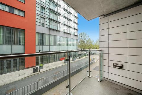 1 bedroom apartment for sale, The Oxygen Apartments, Royal Victria Dock, E16