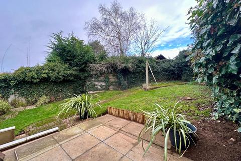 49 Gillsway, Northampton, NN2 8HT