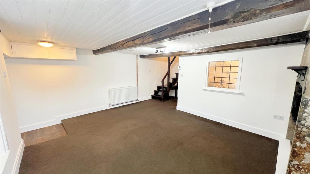 Elm Street, Skelmanthorpe, Huddersfield 2 bed end of terrace house £595 pcm (£137 pw)