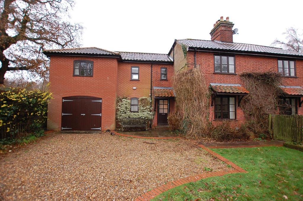 Lyngate Road, North Walsham 3 bed semidetached house to rent £1,250