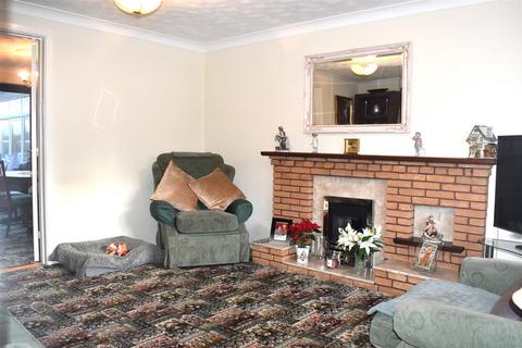 4 bedroom detached house for sale, Meadow Way, Cannock