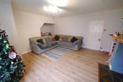 3 bedroom terraced house to rent, Lamb Terrace, West Allotment, Newcastle upon Tyne