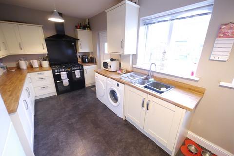 3 bedroom terraced house to rent, Lamb Terrace, West Allotment, Newcastle upon Tyne