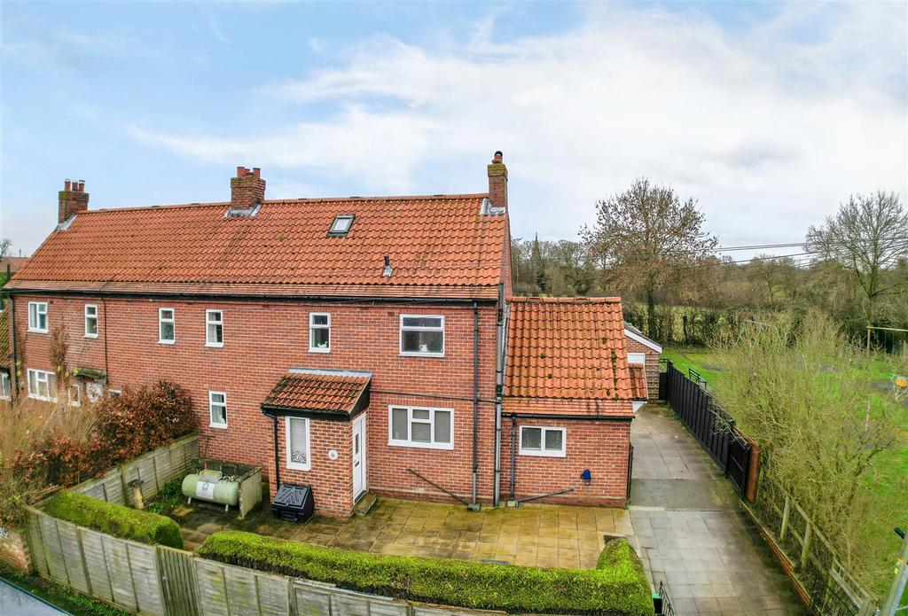 Crow Garth, SkeltonOnUre, Ripon 3 bed semidetached house £285,000