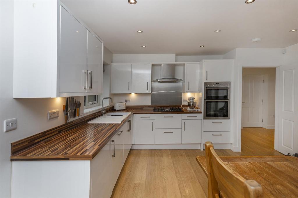 Bramleys Estate Agents - Matthew Lane (18).jpg