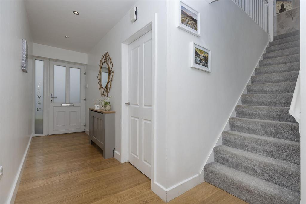 Bramleys Estate Agents - Matthew Lane (22).jpg