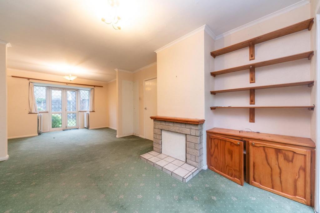 Ferney Road, West Byfleet KT14 2 bed detached bungalow for sale £499,000
