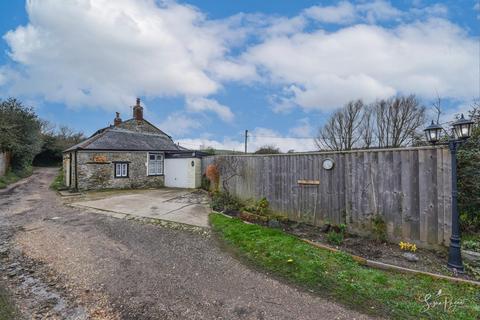 3 bedroom detached house for sale - Town End, Niton, Ventnor