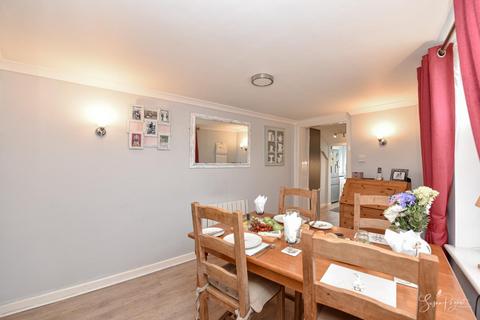 3 bedroom detached house for sale - Town End, Niton, Ventnor