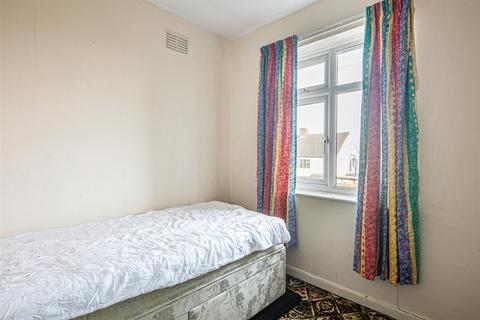 5 Rushley Drive, Sheffield, S17 3EL