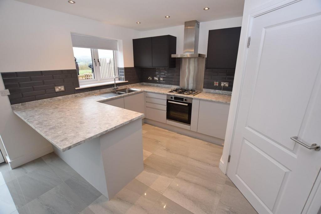 Marina View, Burnley 3 bed semidetached house £1,200 pcm (£277 pw)