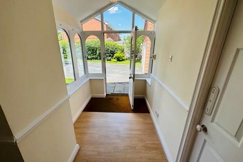 4 bedroom detached house to rent - Shottery Close, Sutton Coldfield, West Midlands