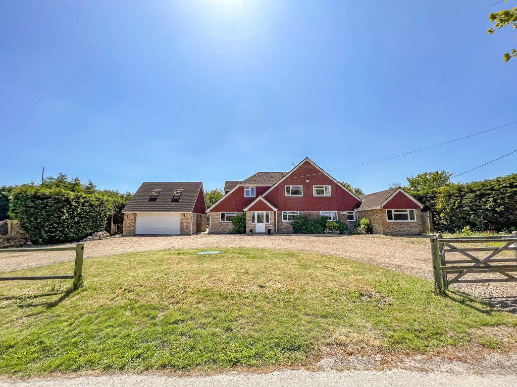 Westfield, East Sussex 5 bed bungalow to rent £2,995 pcm (£691 pw)