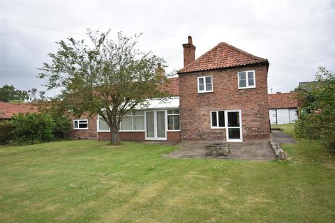 4 bedroom cottage for sale, Staythorpe Road, Averham, Newark