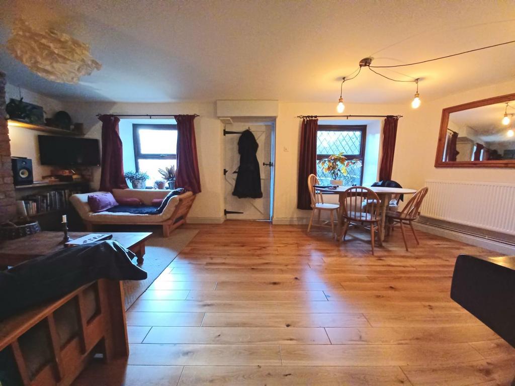 Station Road, Charfield, Gloucestershire 3 bed house for sale £325,000