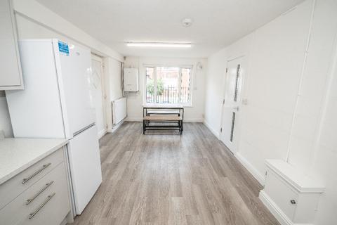 6 bedroom house share to rent - Birmingham B29