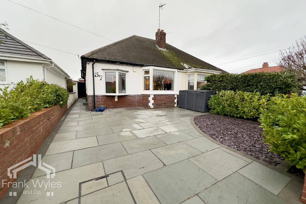 Sandhurst Ave, Lytham St. Annes 2 bed bungalow for sale £249,950