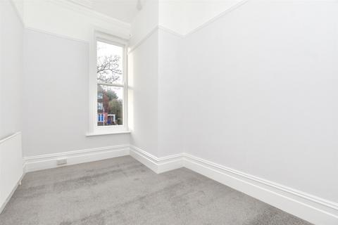 2 bedroom apartment for sale, Earls Avenue, Folkestone, Kent