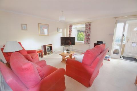 28 Avon Meade, Fordingbridge, SP6 1QR