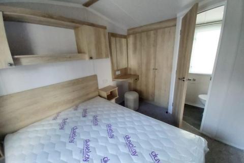 2 bedroom static caravan for sale - Saltmarshe Castle Holiday Park
