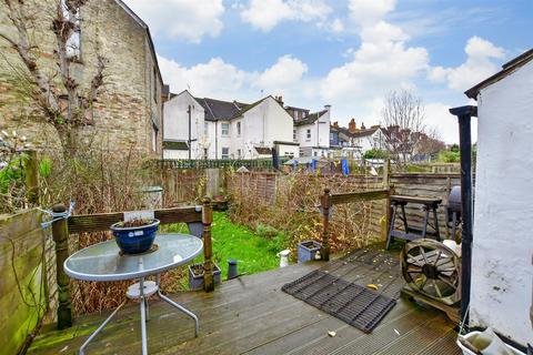 23 Pavilion Road, Folkestone, CT19 5RW