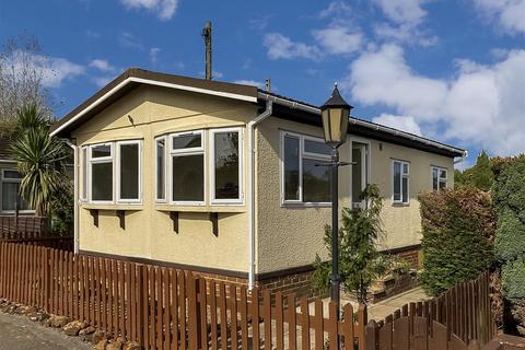 2 bedroom park home for sale, East Hill Road, Knatts Valley, Sevenoaks, Kent