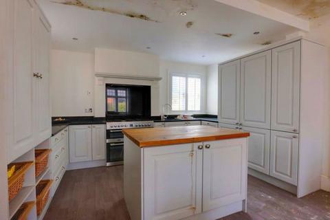 5 bedroom detached house for sale - Thorpe Road, Kirby Cross, Frinton-on-Sea, Essex, CO13 0LZ