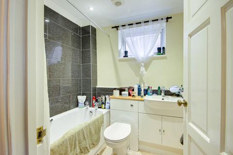 43 Redwood Close, Gloucester, GL1 5TZ