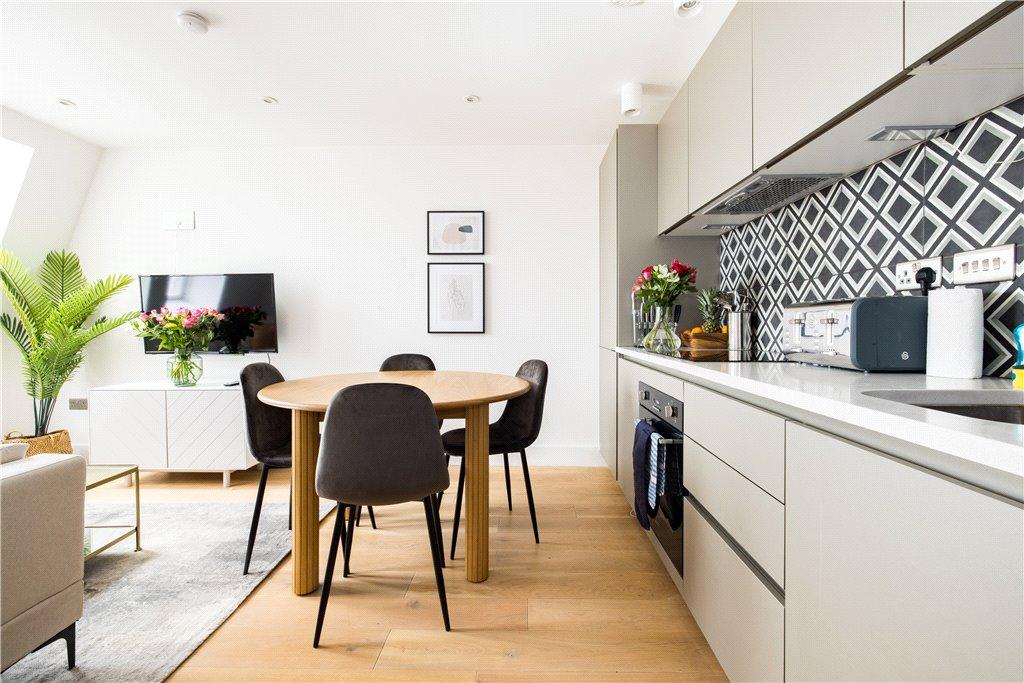 Kitchen/Dining Area