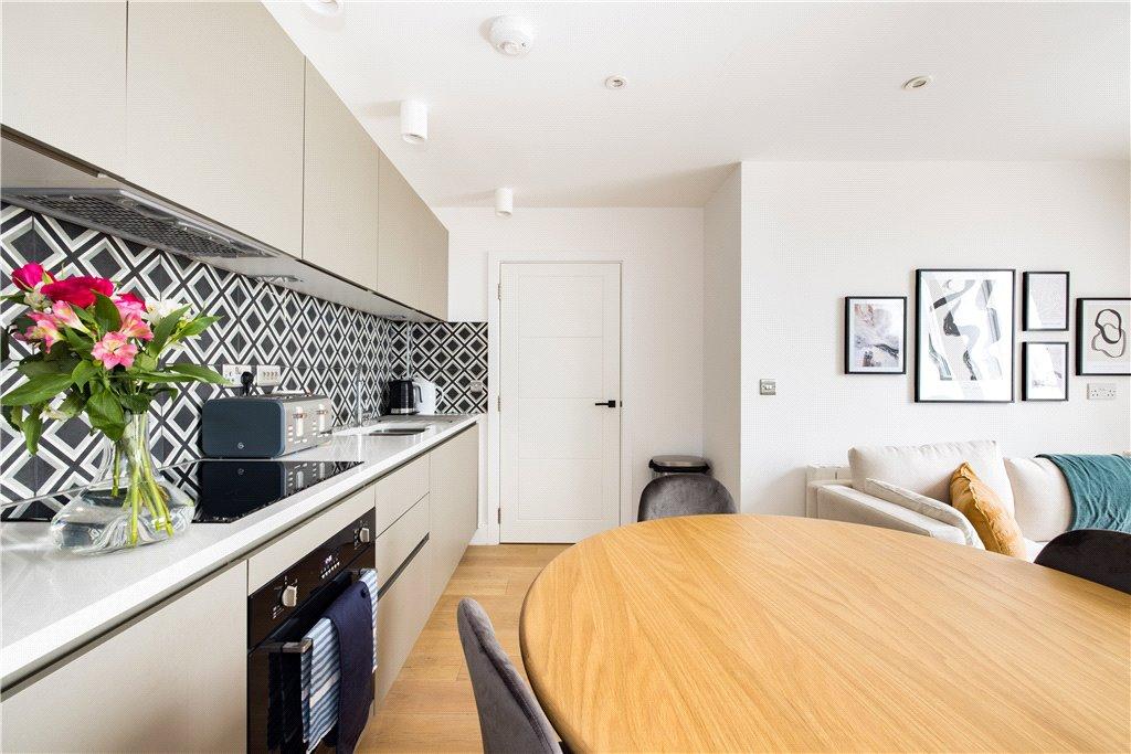 Kitchen/Dining Area