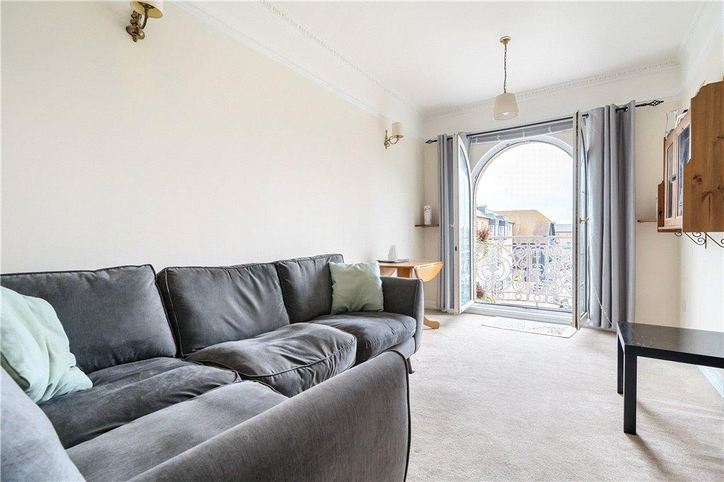 Brighton Marina Village, Brighton, East Sussex 2 bed apartment for sale £300,000
