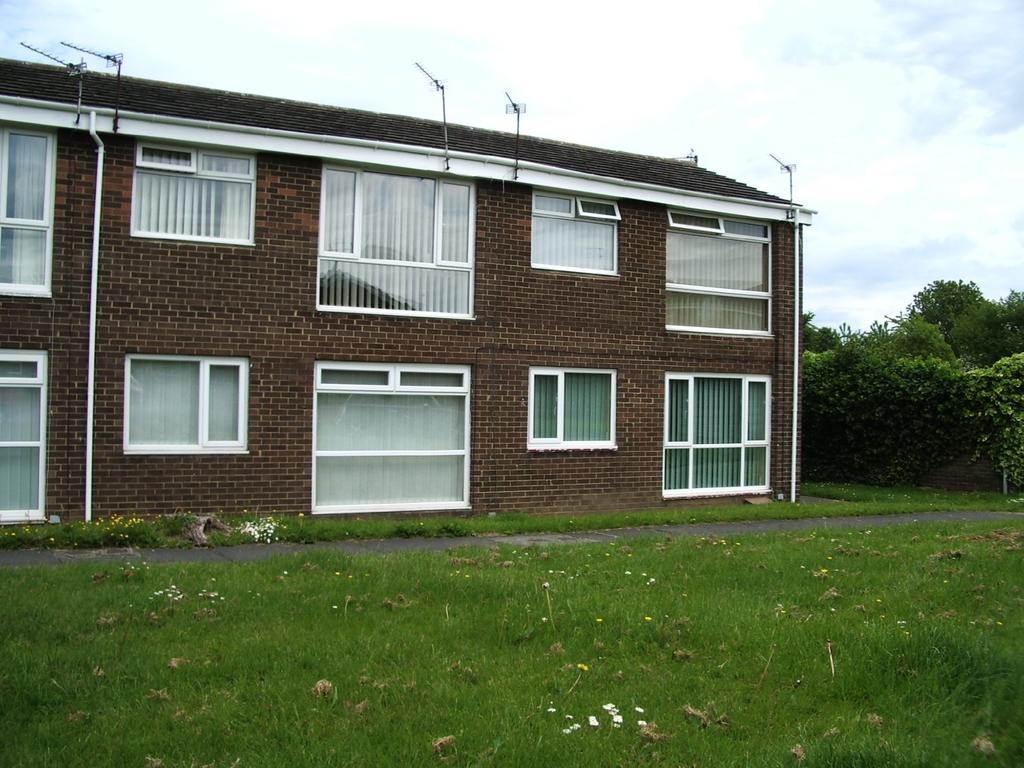 Middleham Road, Newton Hall, Durham... 1 bed penthouse £495 pcm (£114 pw)