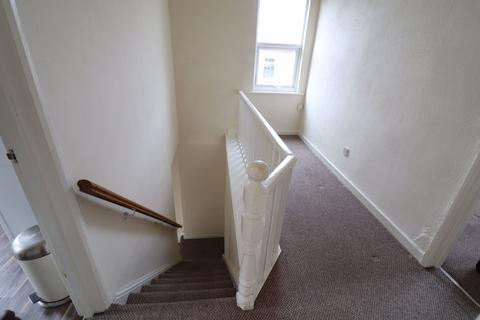 2 bedroom apartment to rent, Lowwood Road, Birkenhead, Merseyside, CH41