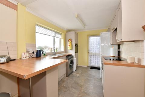 2 bedroom detached bungalow for sale, Vereker Drive, East Cowes, Isle of Wight