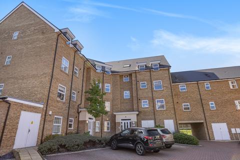 2 bedroom flat to rent, Wells View Drive Bromley BR2