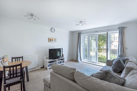 2 bedroom flat to rent, Wells View Drive Bromley BR2