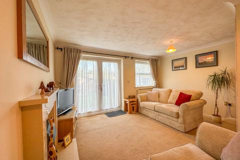 3 bedroom semi-detached house for sale, Roman Way, Scunthorpe, North Linolnshire, DN17