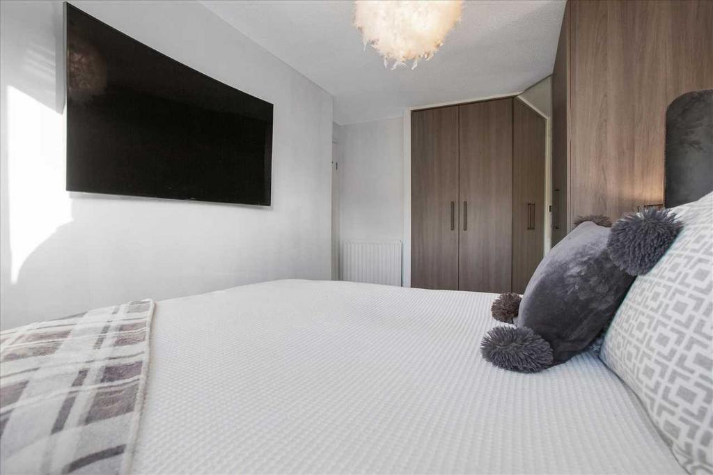 Bedroom One (2)