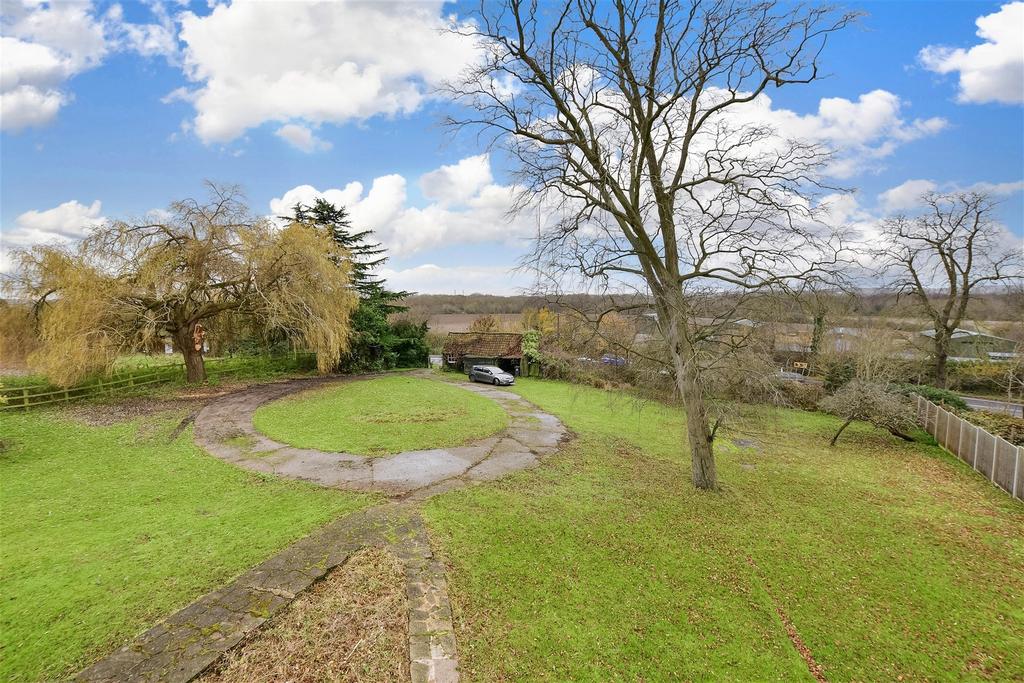Holyfield, Waltham Abbey, Essex 4 bed detached house for sale £900,000