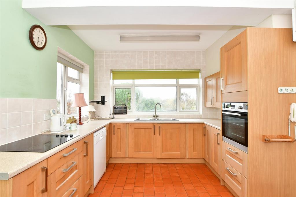 Kitchen/ Breakfast Room