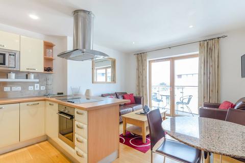 2 bedroom flat to rent - Epsom Road, Guildford, GU1