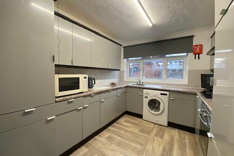 4 bedroom end of terrace house to rent, Addington Road, Croydon, Croydon