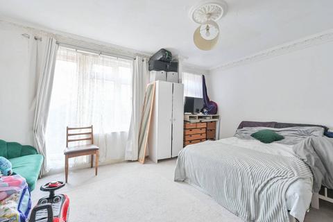 Studio for sale, Knowlden House, Cable Street, Shadwell, London, E1