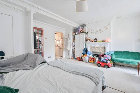 Studio for sale, Knowlden House, Cable Street, Shadwell, London, E1