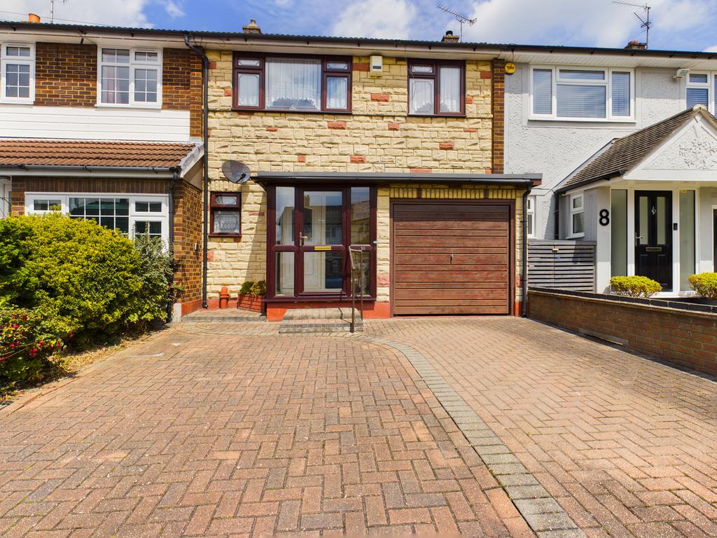 Stansfield Road, Benfleet, SS7 3 bed terraced house for sale £330,000